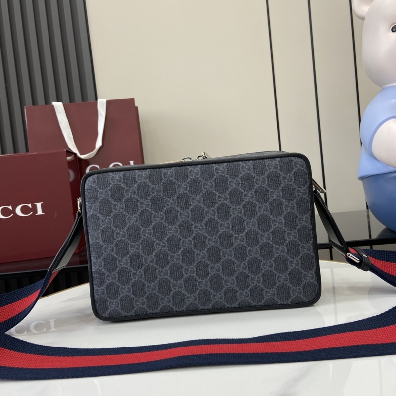 Плечевая сумка Gucci с монограммой