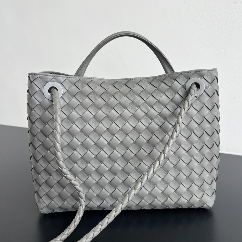 Сумка Bottega Veneta Andiamo плетеная
