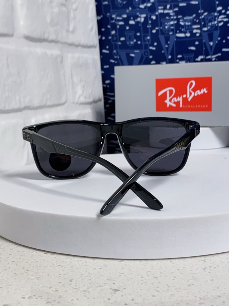 Солнечные очки Ray-Ban прямоугольные поляризованные