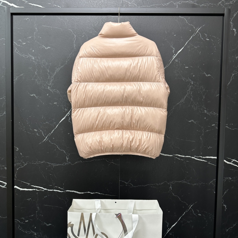 Пуховик Moncler