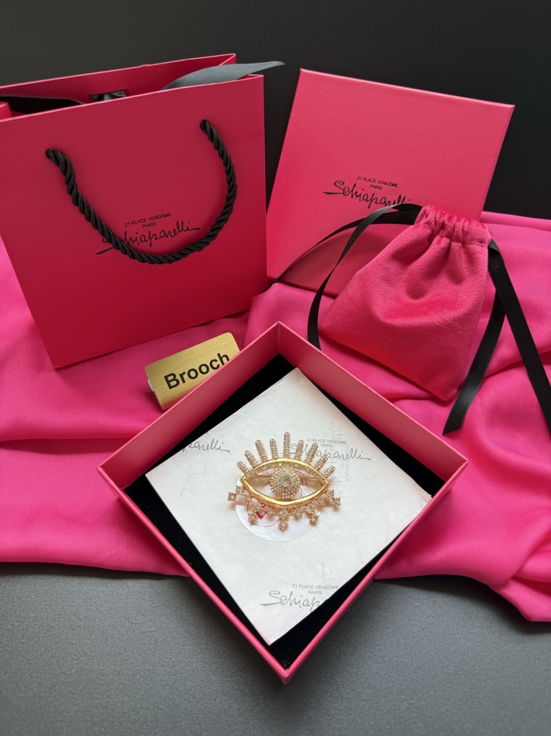 Брошь в виде глаза с кристаллами Schiaparelli
