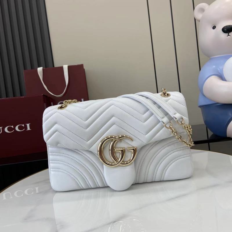 Белая сумка Gucci с цепочкой и фурнитурой GG