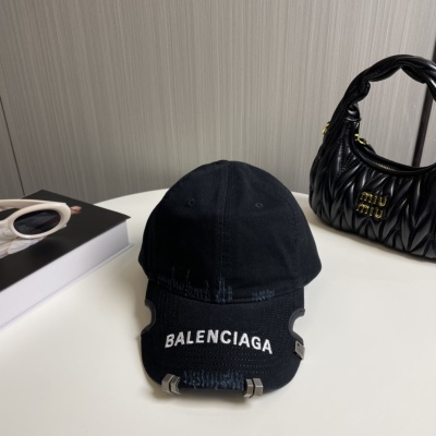 Базовая кепка Balenciaga