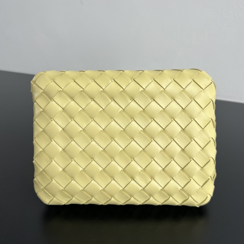 Сумка Bottega Veneta intrecciato с плетеными ручками
