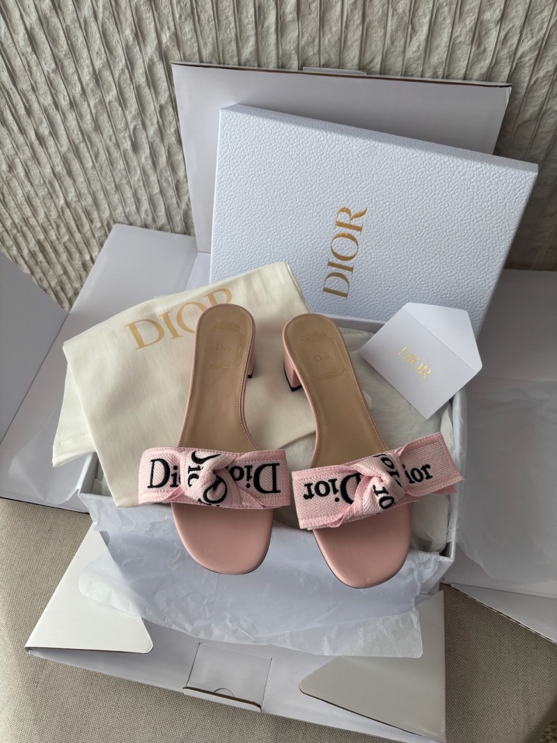 Женские сабо Dior розовые с вышивкой
