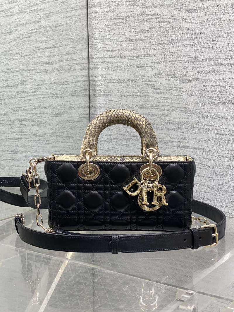 Женская сумка Dior Lady Dior с ручкой из змеиной к