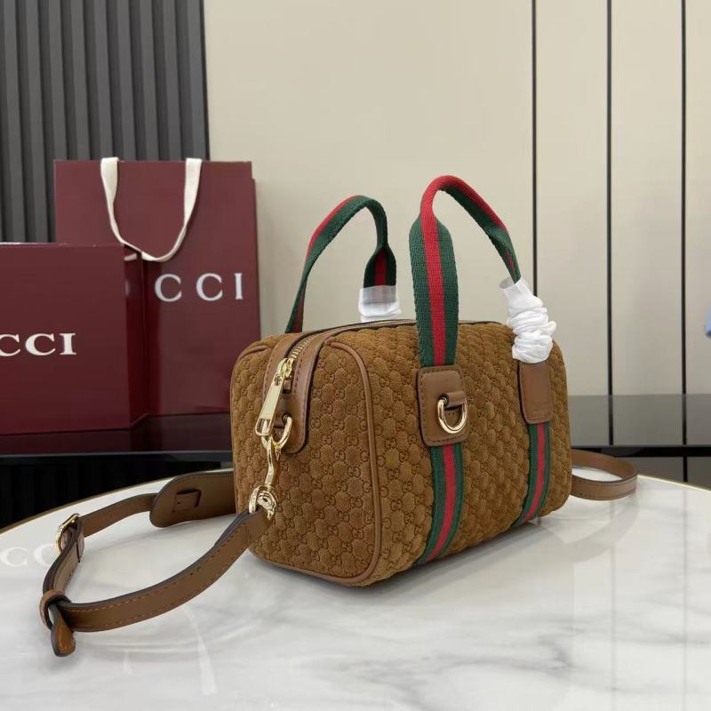 Сумка Gucci с монограммой и ремешком