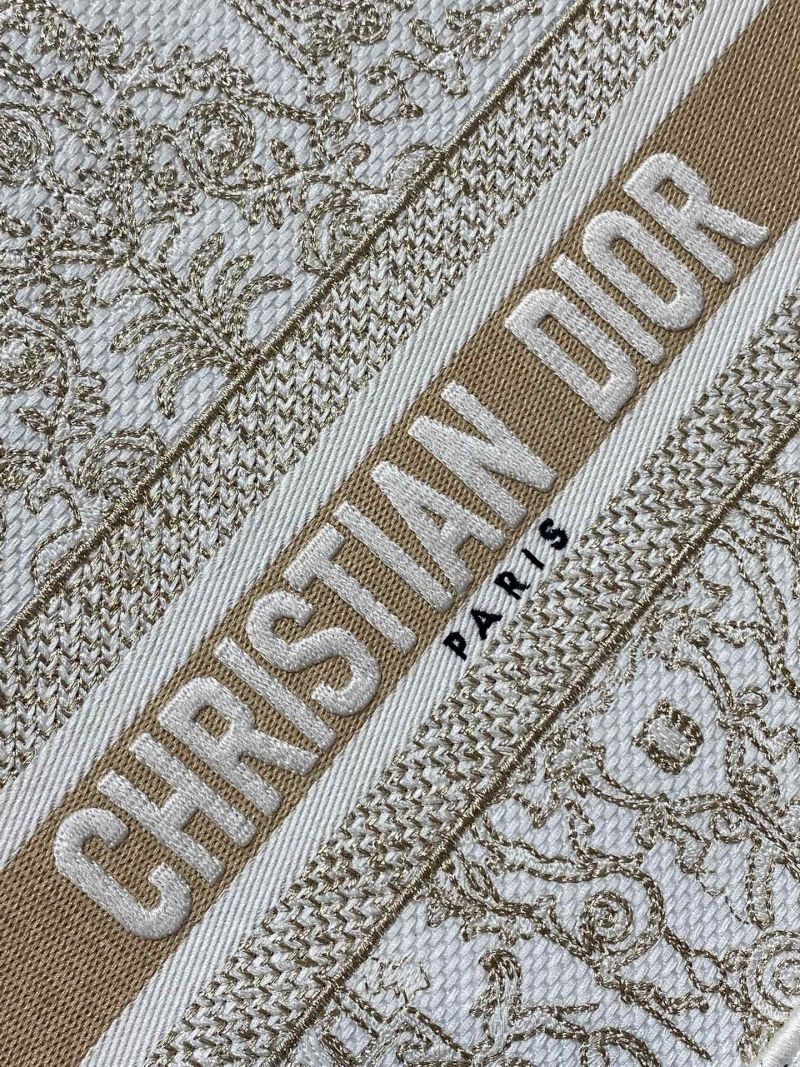 Сумка-тоут Christian Dior с вышивкой