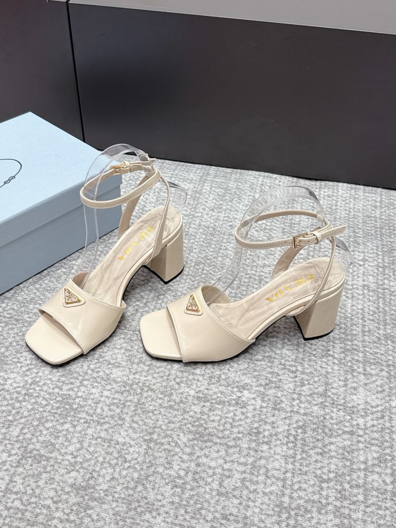 Женские босоножки на каблук, бежевый Prada