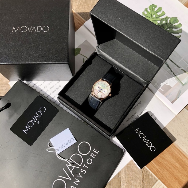 Часы Movado