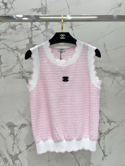 Вязаный жилет в стиле Chanel