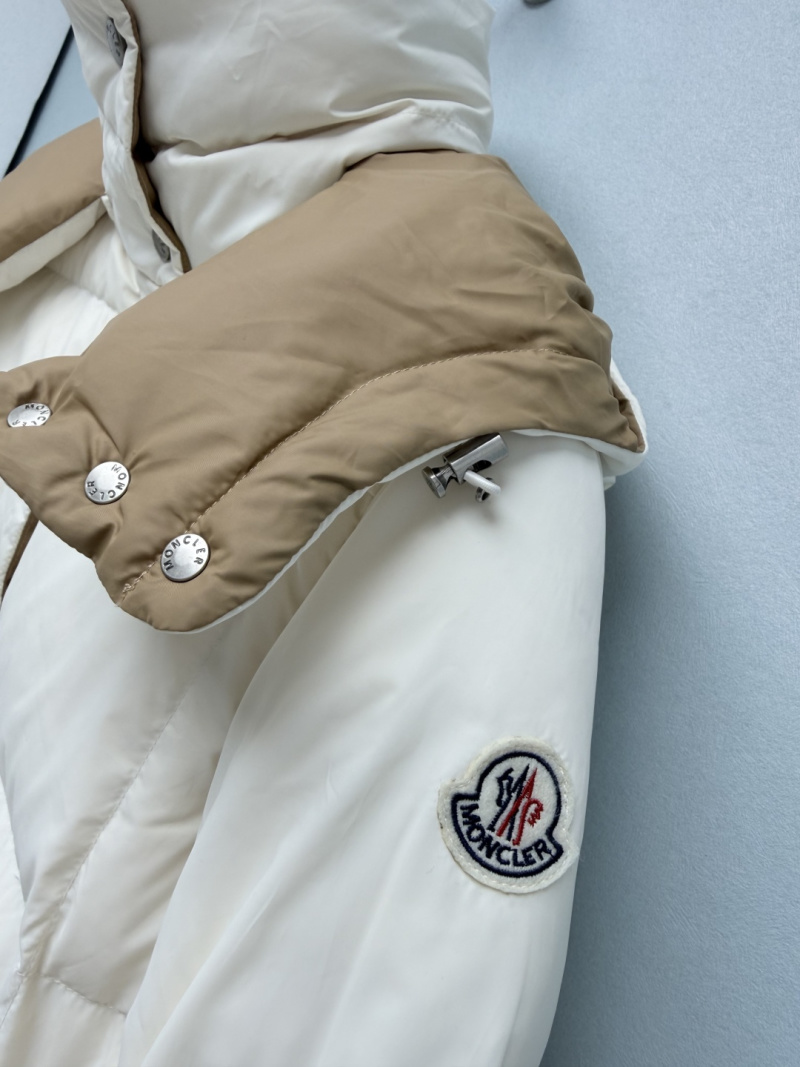 Пуховик Moncler