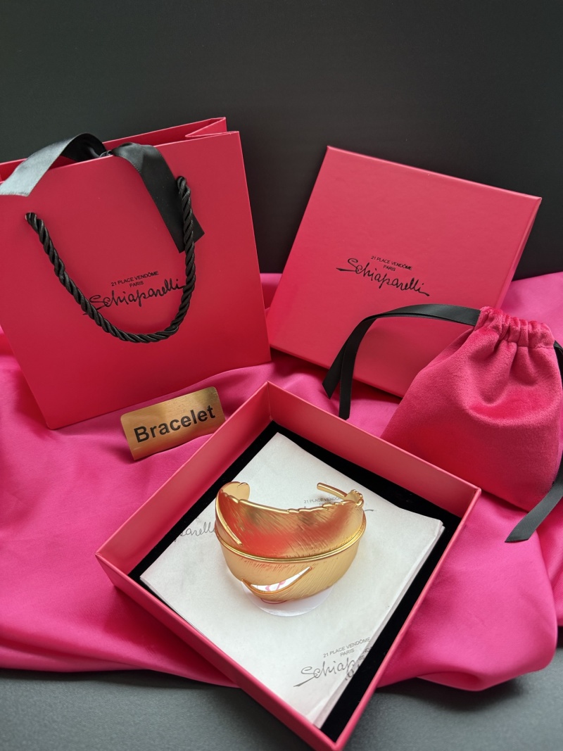 Браслет Schiaparelli в виде листа