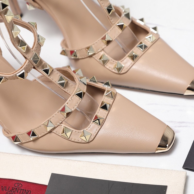 Туфли Valentino Garavani с заклепками Roman Stud