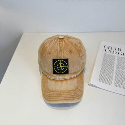 Бейсболка Stone Island бежевая