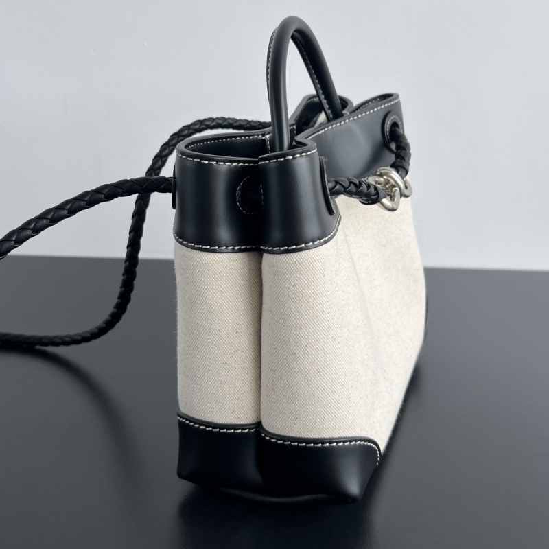 Сумка Bottega Veneta Andiamo из кожи и холста
