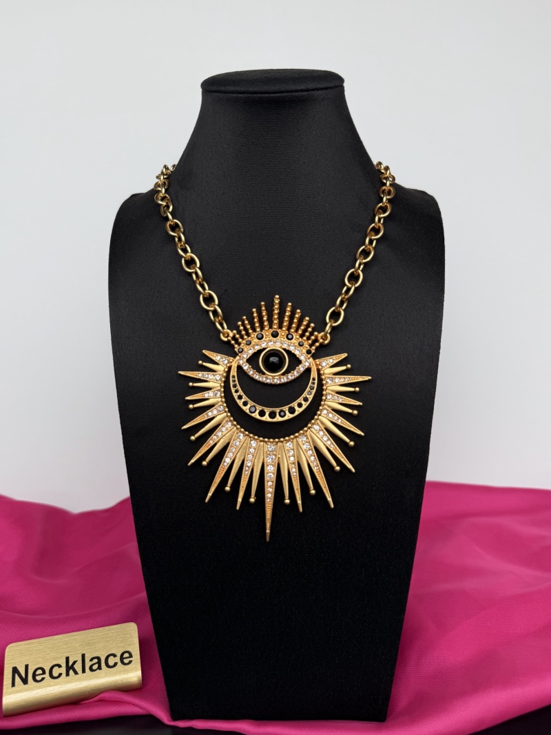 Наручное колье с глазом Schiaparelli