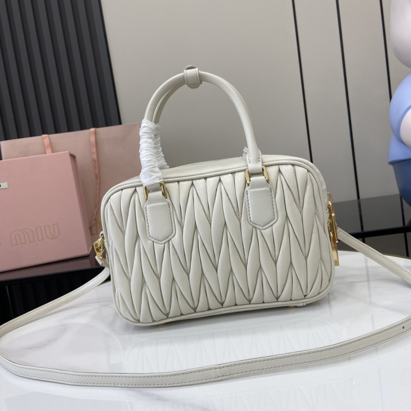 Сумка Miu Miu с плетеным декором