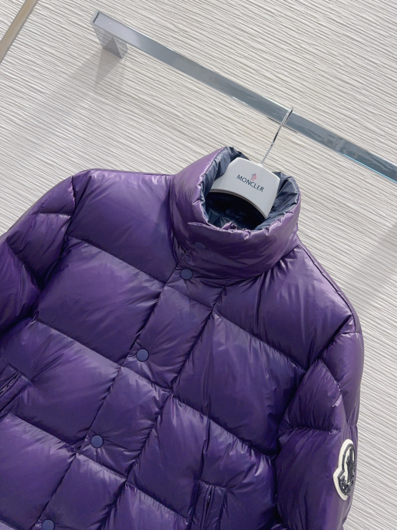 Пуховик Moncler
