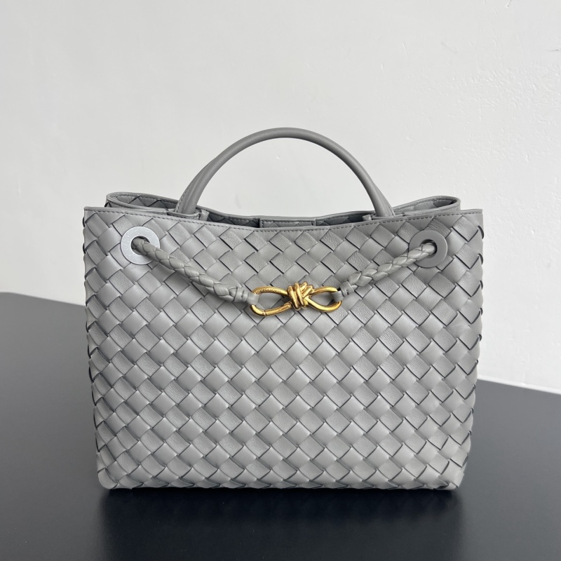 Сумка Bottega Veneta Andiamo плетеная