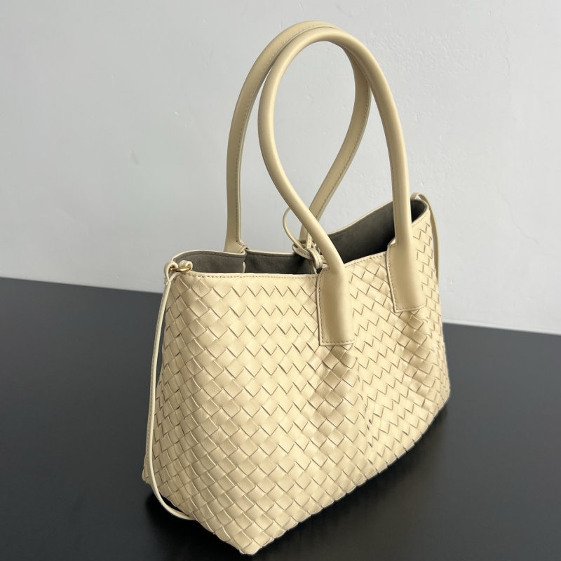 Сумка Bottega Veneta с плетеным узором