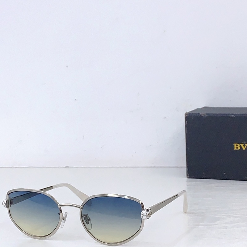Солнцезащитные очки Bulgari модель BV 40085U размер 55-19-140 Без бренда