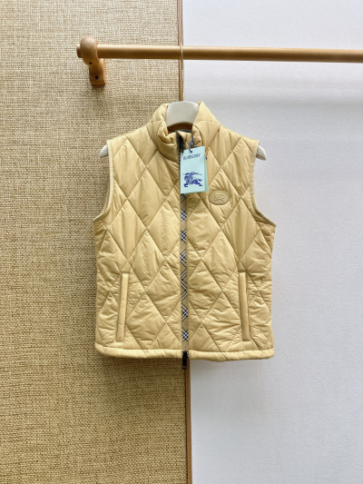 Жилеты Burberry