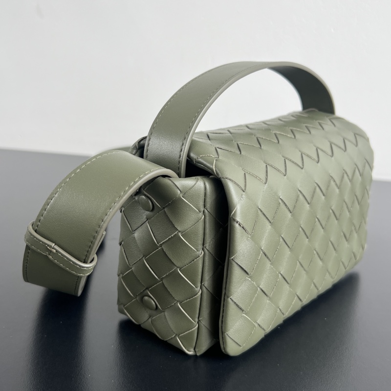 Миниатюрная плетеная сумка Bottega Veneta