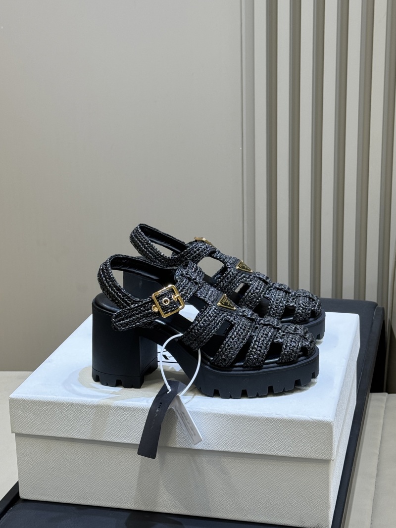 Женские черные плетеные сандалии Prada на платформе
