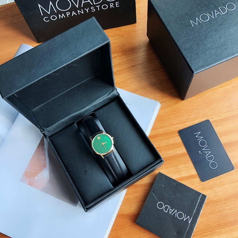 Часы Movado