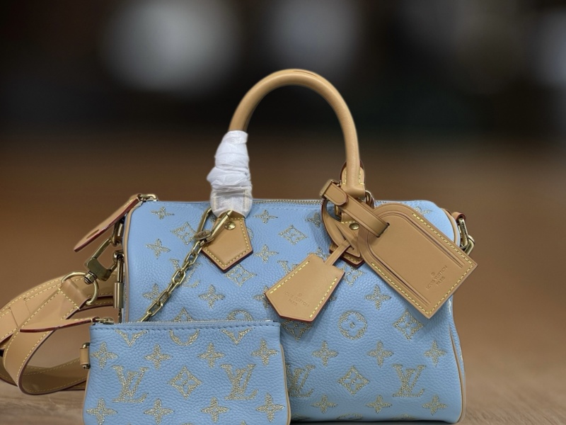 Сумка Louis Vuitton с монограммой