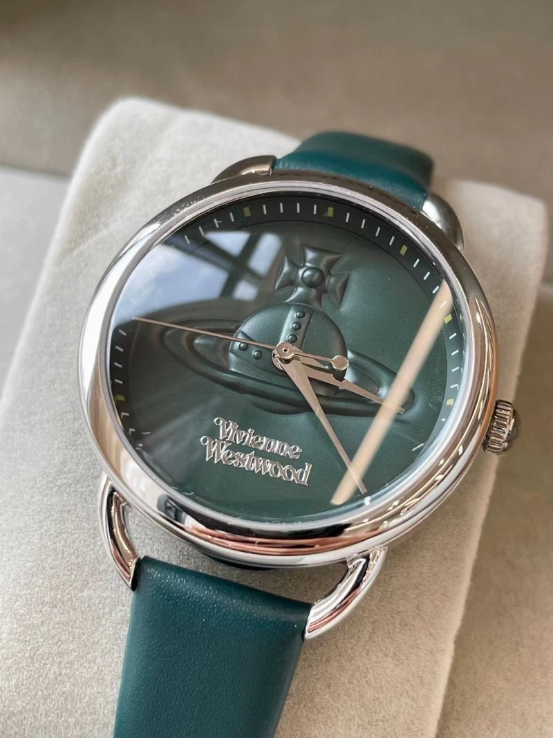 Часы Vivienne Westwood