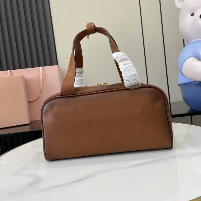 Сумка-багет Miu Miu коричневая