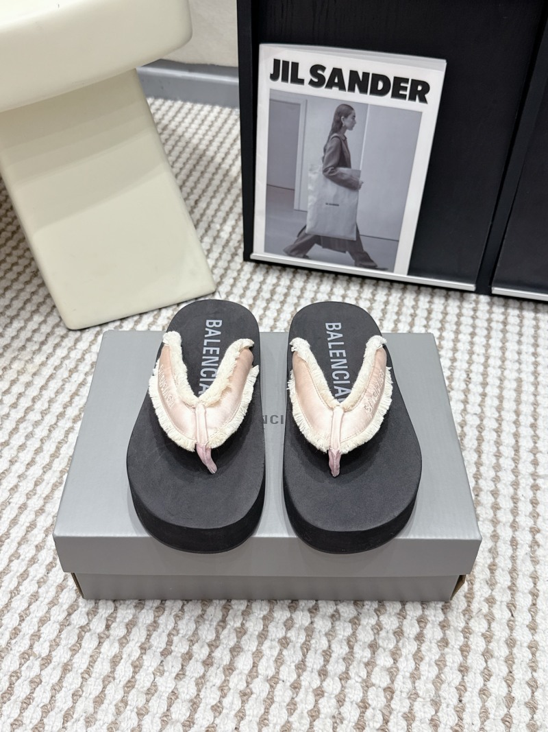 Платформенные шлёпанцы Balenciaga