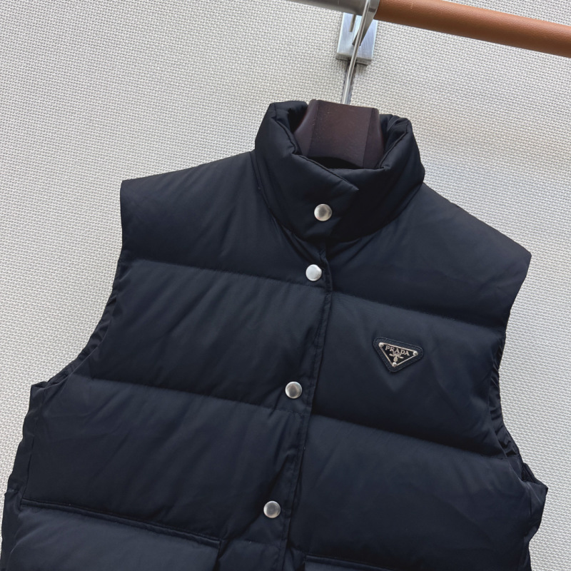 Жилет Prada