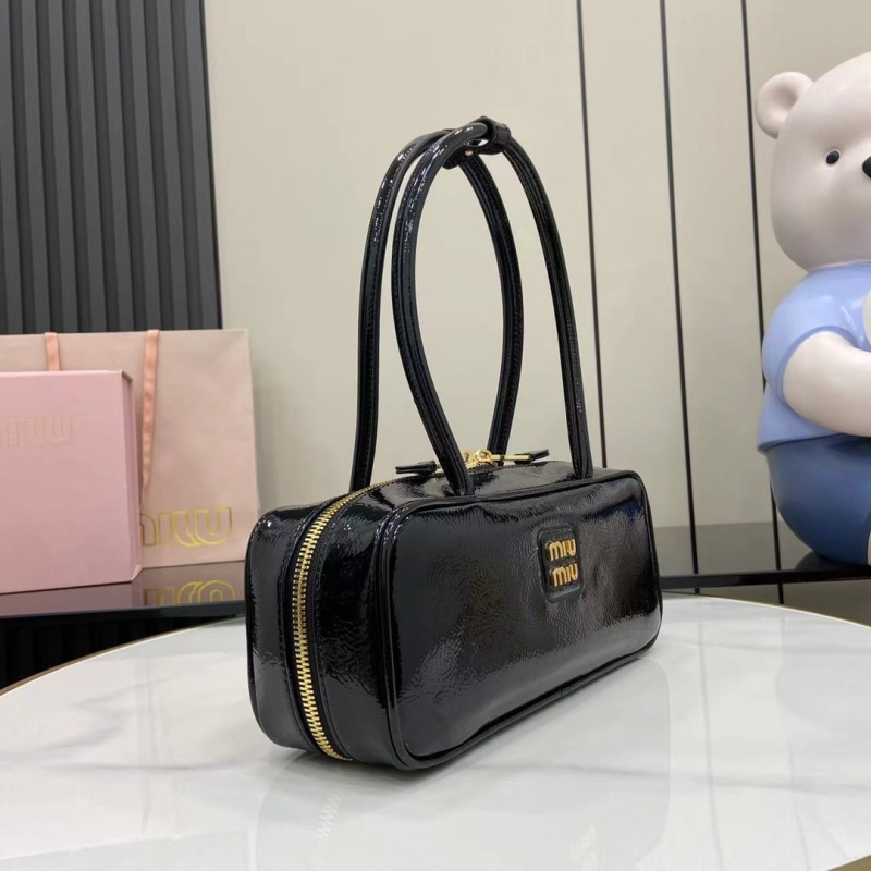Сумка Miu Miu чёрный лак