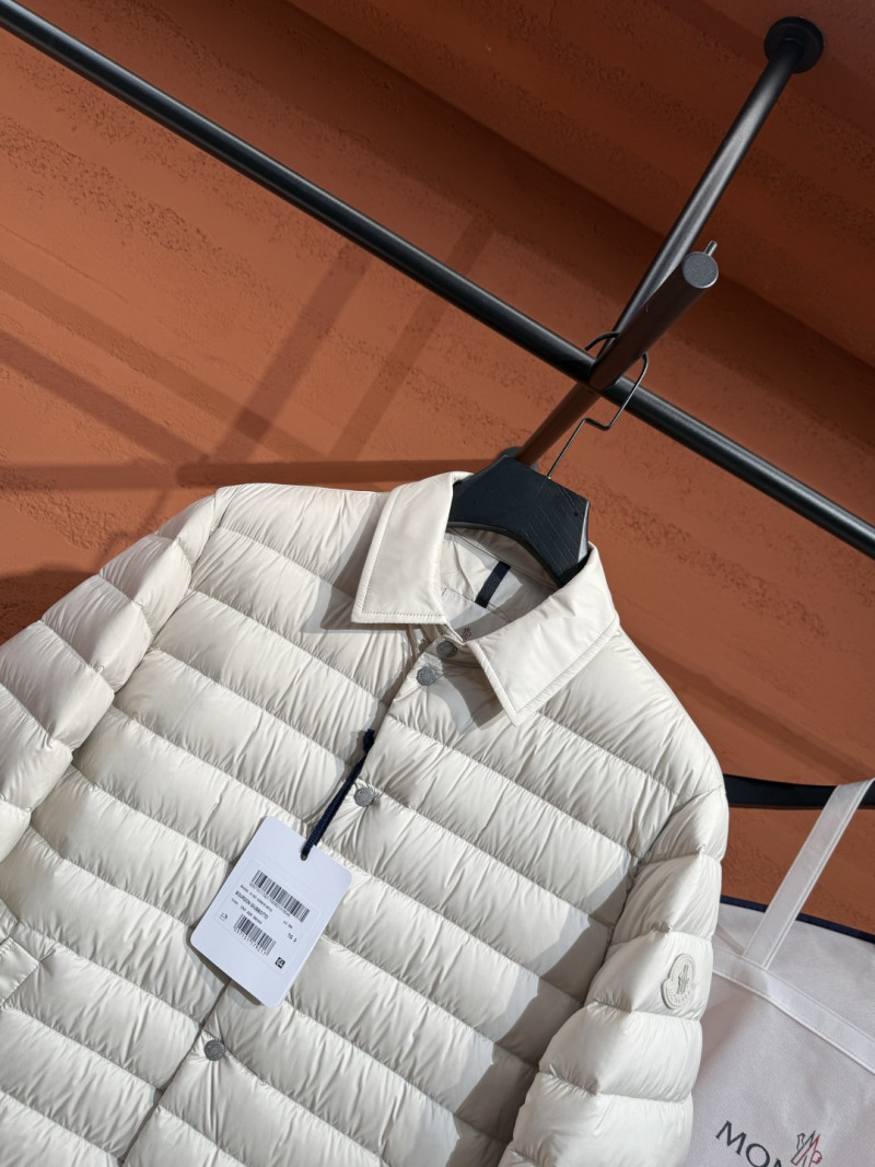Пуховик Moncler