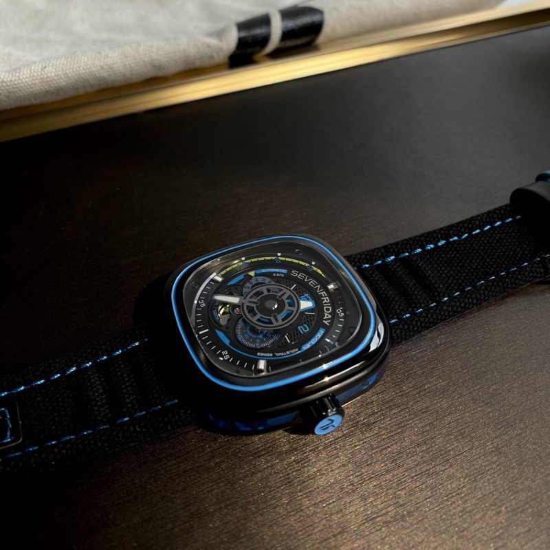 Часы SevenFriday