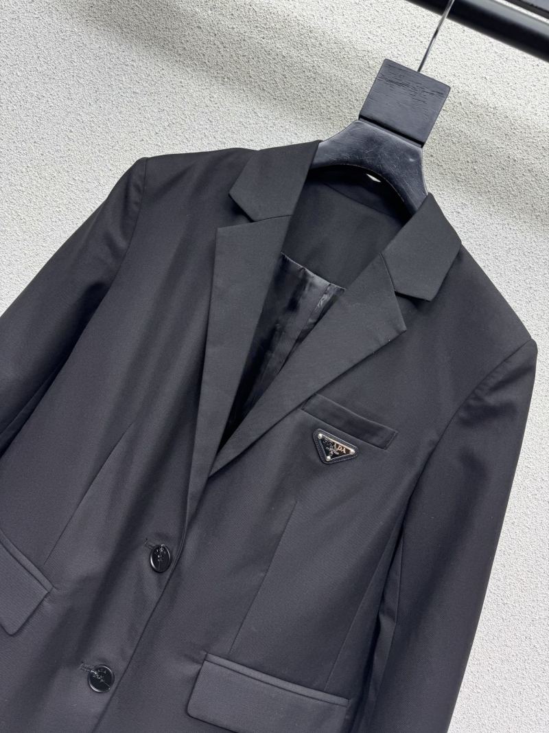 Черный пиджак Prada