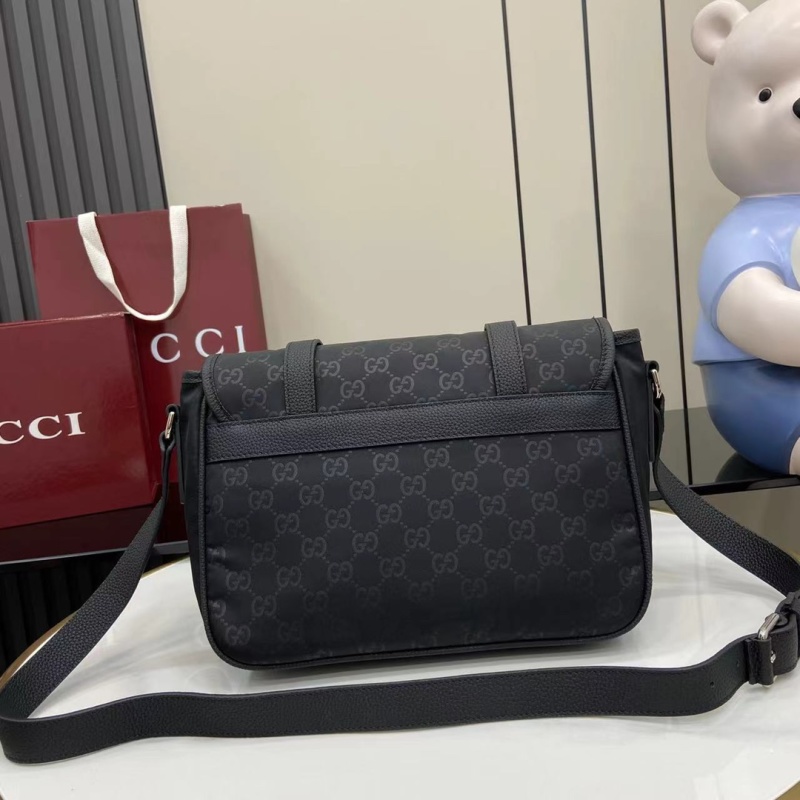 Сумка Gucci с монограммой