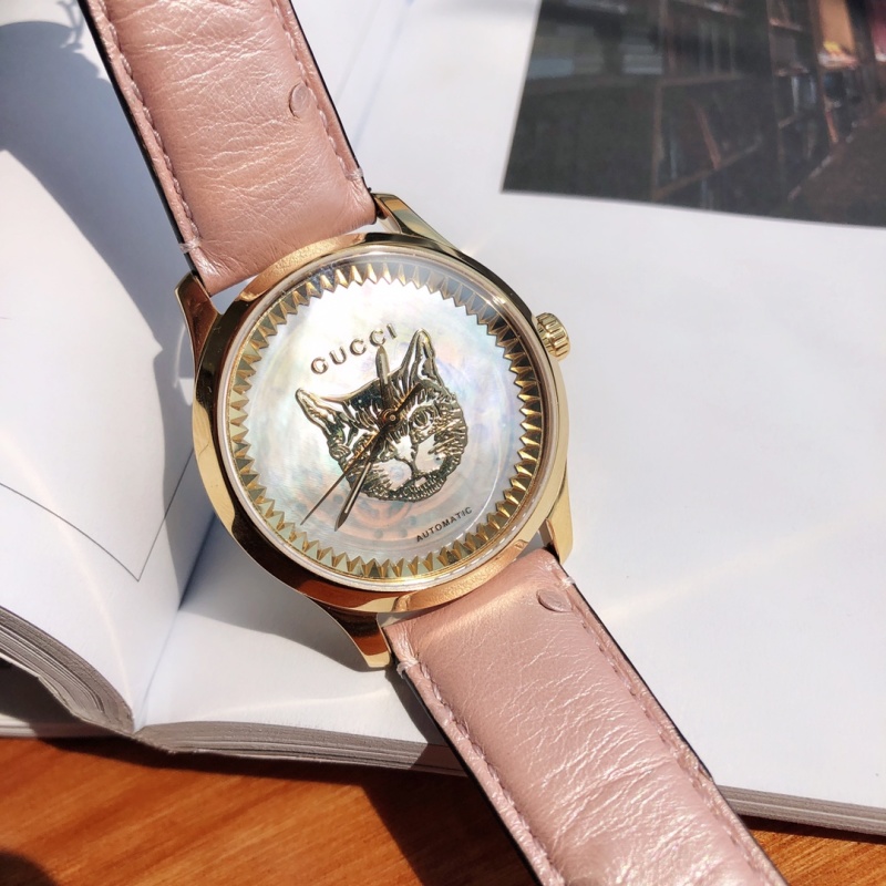 Часы Gucci