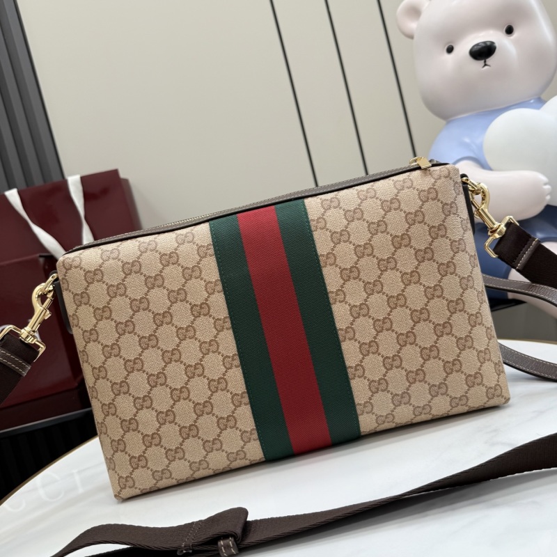 Сумка-клатч Gucci с монограммой и ремешком