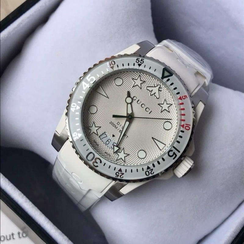 Часы Gucci