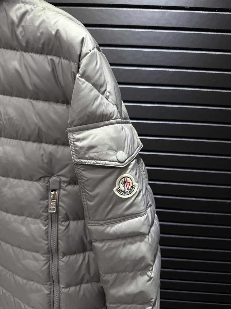 Пуховик Moncler