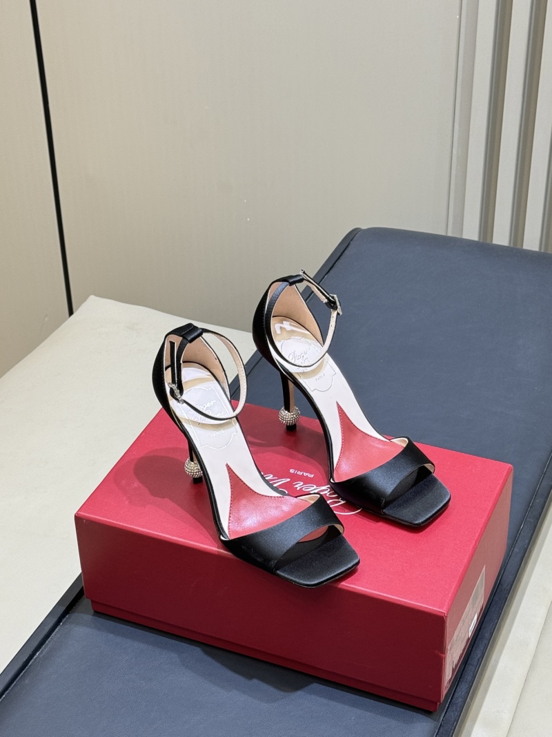 Черные туфли Roger Vivier на шпильке с декоративным шаром
