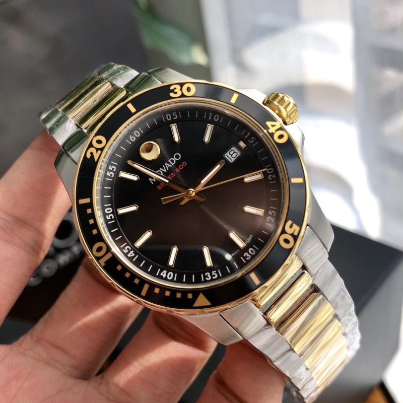 Часы Movado