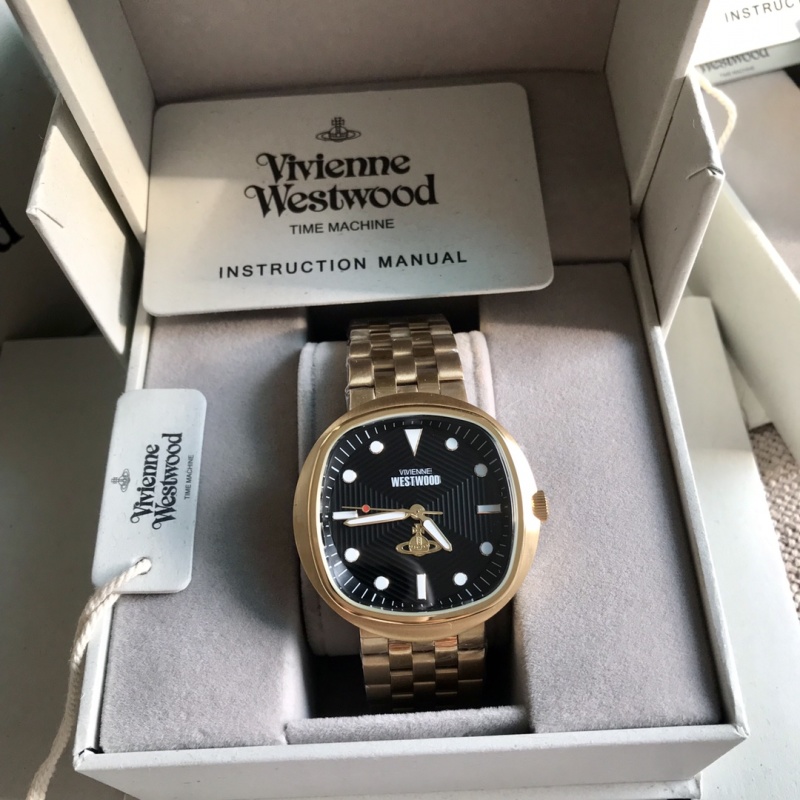 Часы Vivienne Westwood