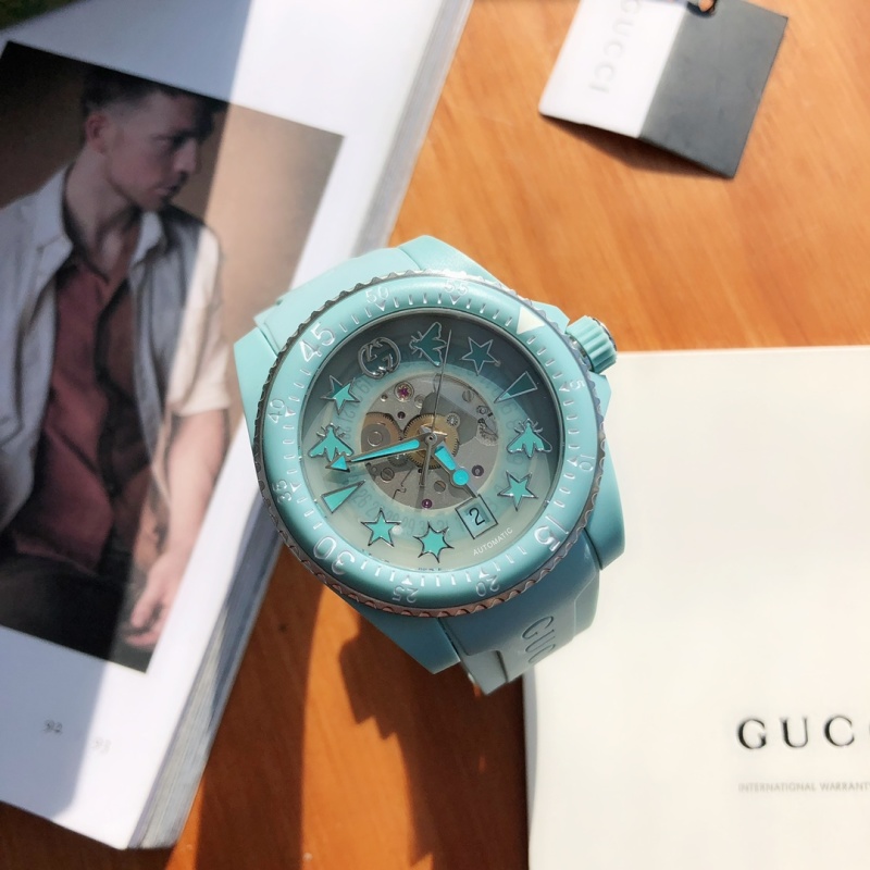 Часы Gucci