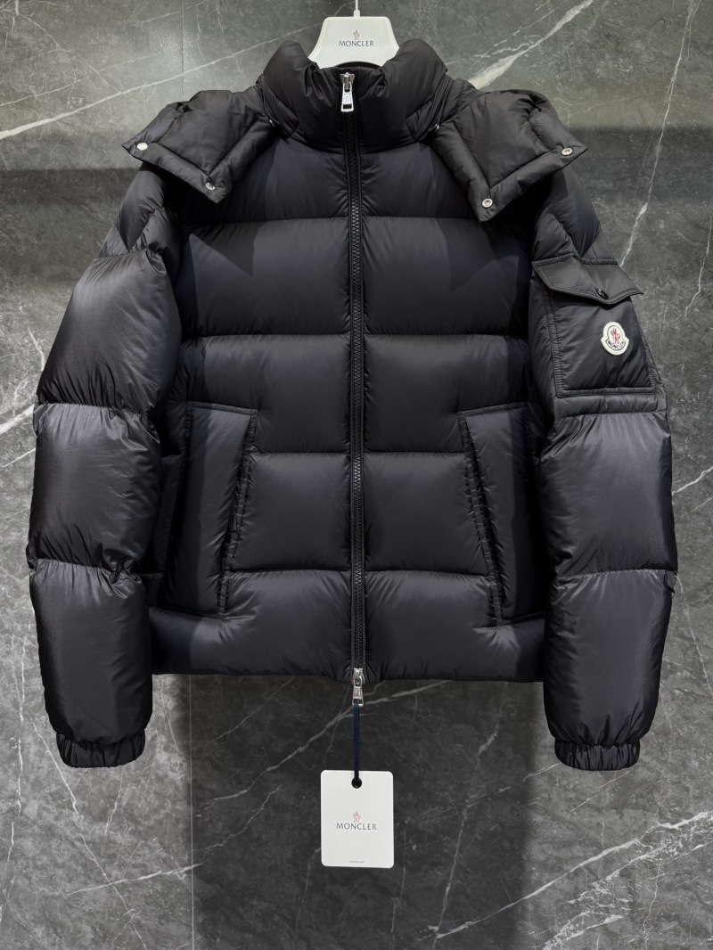 Пуховик Moncler