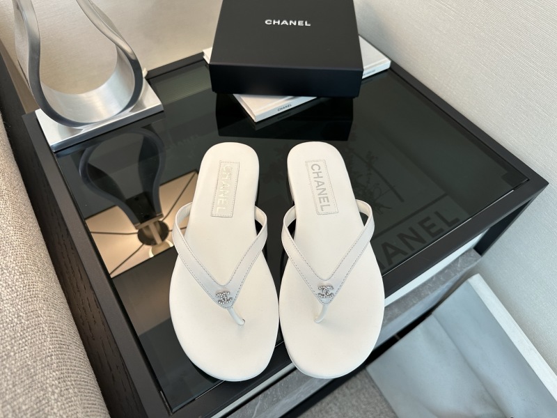 Шлепанцы Chanel белые